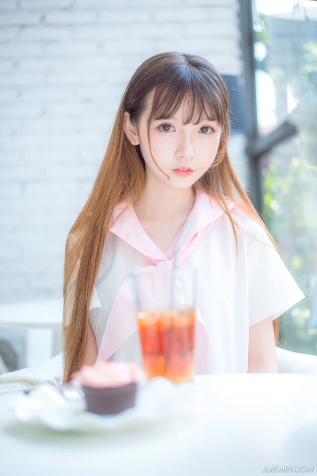 诸葛亮原本的计划是拿下蜀中，然后跟孙权交易，哪怕割让一些土地，甚至大半个荆州，让江东可以向北发展，这样一来，三家就有足够的理由精诚合作，至少在消灭掉吕布这个强敌之前，三家可以精诚合作，但如果不能拿下蜀中的话，刘备又有什么资格跟孙家谈判，荆州就那么大，如果割让给江东太多土地，那刘备以后要如何发展？